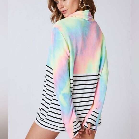 Colorful Tie-Dye Striped Hoodie Medium [4-6] - Picture 3 of 8